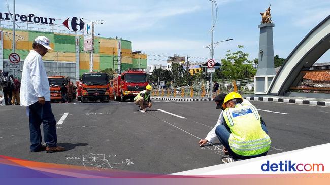 Truk Sampah dan Damkar Dipakai Tes Kekuatan Jembatan Ujung Truk Sampah dan Damkar Dipakai Tes Kekuatan Jembatan Ujung