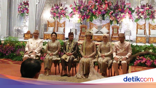 Raditya Dika yang Masih Saja Melucu di Momen Pernikahan
