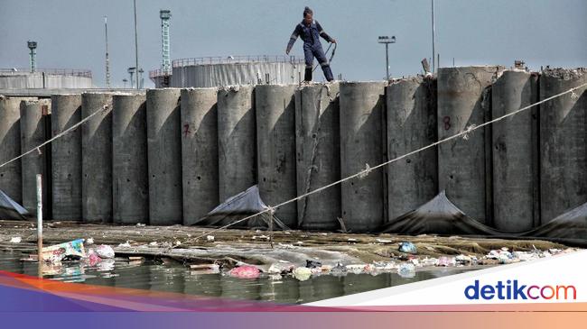 Apa Kabar Pembangunan Tanggul Pantai Jakarta Begini Progresnya<script async src=