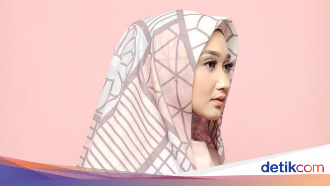 Dian Pelangi Prediksi Baju Seperti Ini Bakal Hits di 