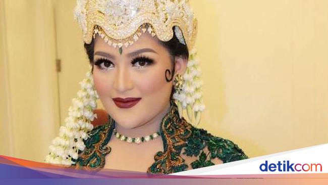 Foto: Kemewahan Pernikahan Putri Tutut Soeharto dari Siraman Hingga Resepsi