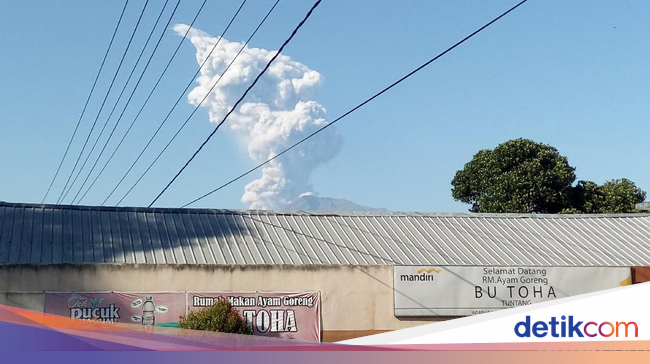 Tinggi Kolom Letusan Freatik Gunung Merapi 5,5 Km