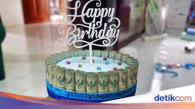 Mewah Ini Dia Kreasi Kue  Uang Sungguhan yang Lagi Ngetren