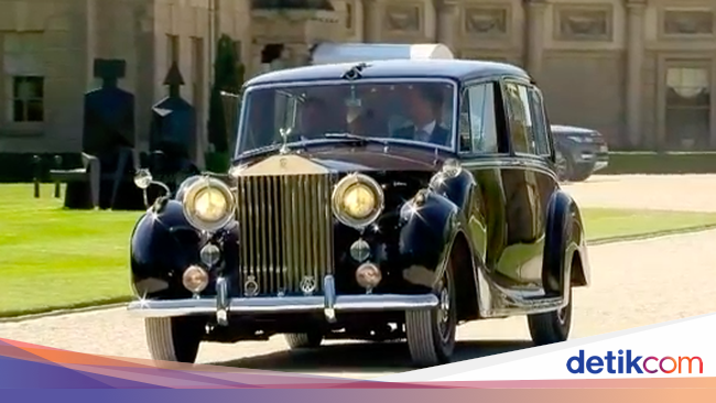 Royal Wedding Harry-Meghan Diawali Rolls-Royce Ditutup 