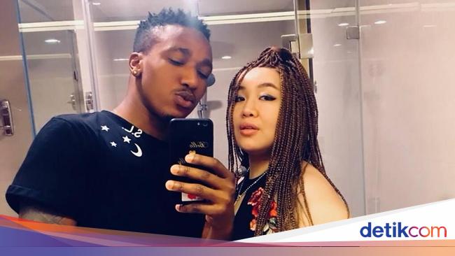 Buktikan Cinta Tak Pandang Warna Kulit Kisah Pasangan Ini Buktikan Cinta Tak Pandang Warna Kulit Kisah Pasangan Ini