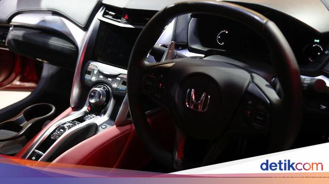 Dolar Ngamuk Honda Tahan Harga Mobil