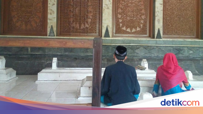 Peziarah di Makam Sunan Kalijaga Menurun Saat Puasa