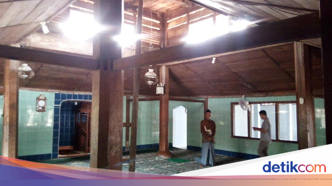 Di Masjid At-Taqwa Semarang, Ada Alquran Tulisan Tangan