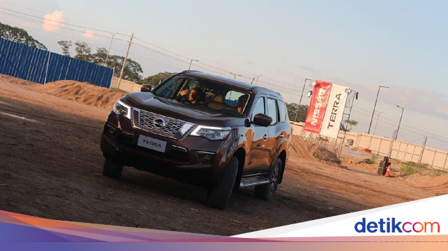 Harga Beda Tipis Pilih Fortuner Pajero  Sport  atau Nissan  