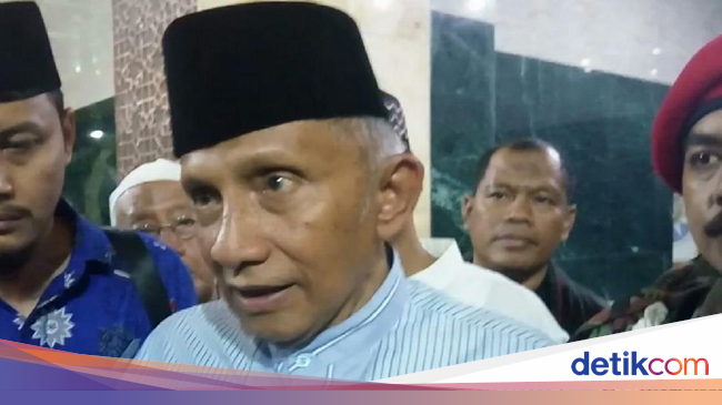 Pengajian di UMS, Amien Rais Bicara Registrasi SIM Card untuk ... Pengajian di UMS, Amien Rais Bicara Registrasi SIM Card untuk ...