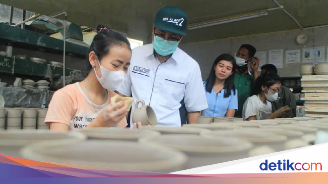 Ini Target Gus Ipul untuk Industri Keramik di Jawa Timur Ini Target Gus Ipul untuk Industri Keramik di Jawa Timur
