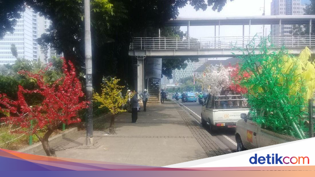 Anies soal Pohon Imitasi: Ngawur, Nggak Tahu Ide Siapa Anies soal Pohon Imitasi: Ngawur, Nggak Tahu Ide Siapa