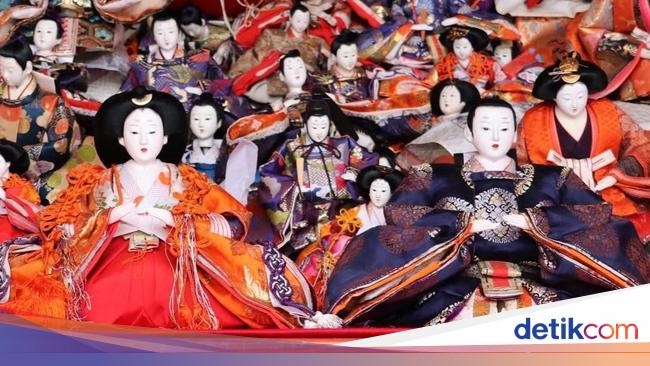  Foto  Kuil di Jepang dengan Ribuan Boneka  yang Memiliki Roh