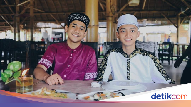 Mengintip Gaya Makan Pesinetron Sekaligus Qori Muda Tampan