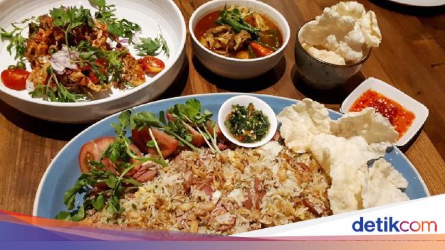 Daun Muda Buka Puasa Mantap dengan Nasi  Goreng  Sosis 