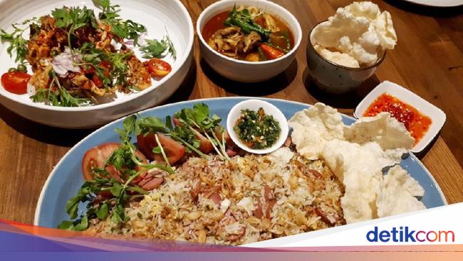 Daun Muda Buka Puasa Mantap dengan Nasi Goreng Sosis Daun Muda Buka Puasa Mantap dengan Nasi Goreng Sosis