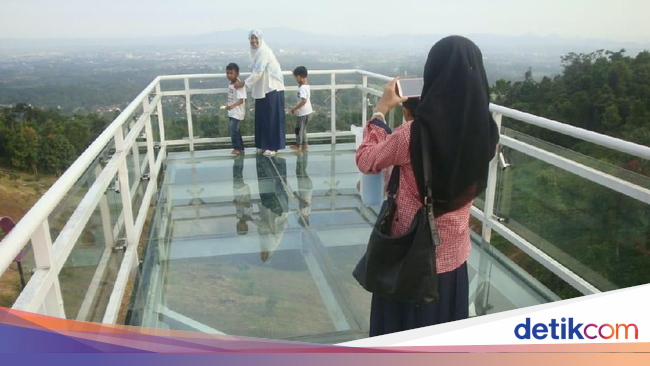 Mudik ke Purwokerto, Saatnya Selfie di Jembatan Kaca Keren Ini