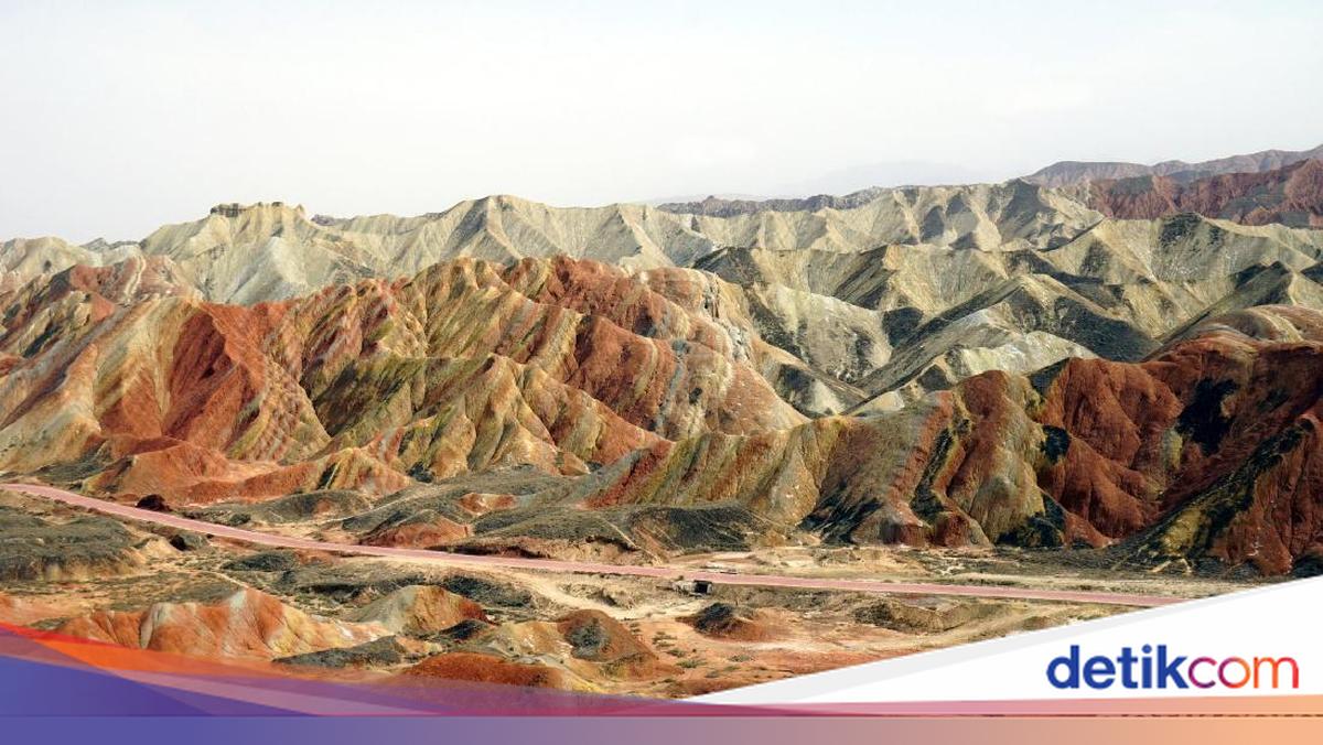 Fakta-fakta Gunung Pelangi di China yang Disebut dalam Al Quran