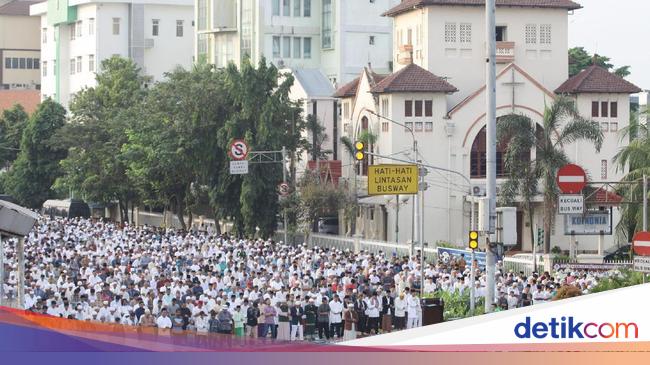 Bacaan Niat Sholat Idul Fitri: Arab, Latin dan Artinya