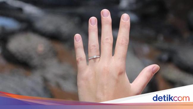 Viral Aksi Romantis Pria Melamar Pacar Dengan Bajak Film Sleeping Beauty Viral Aksi Romantis Pria Melamar Pacar Dengan Bajak Film Sleeping Beauty