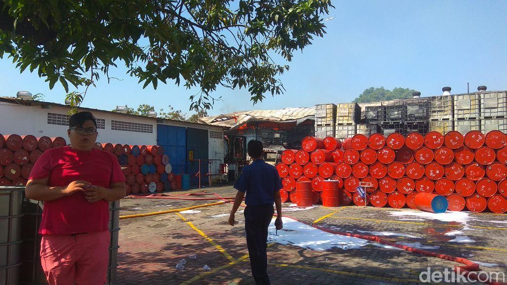 Ini Dugaan Penyebab Kebakaran Di Gudang Bahan Kimia Sidoarjo