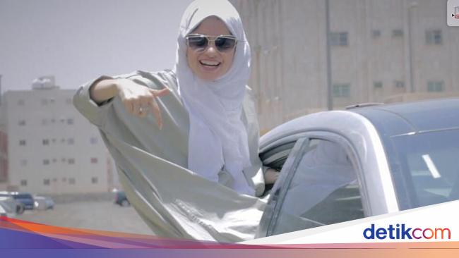 Viral Video Ngerap Hijabers Arab Rayakan Izin Mengemudi