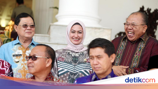 Melihat Gaya Bupati se Indonesia Saat Berkumpul di Istana Melihat Gaya Bupati se Indonesia Saat Berkumpul di Istana