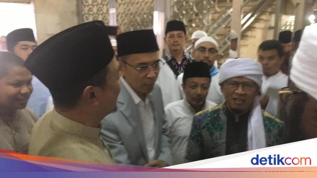 Keakraban Tgb Bachtiar Nasir Dan Aa Gym Di Istiqlal Keakraban Tgb Bachtiar Nasir Dan Aa Gym Di Istiqlal
