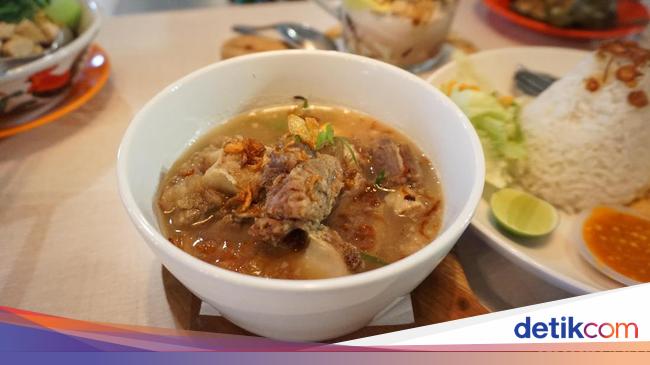 Mangan Mangan: Gurihnya Sup Buntut dan Yamien Ayam