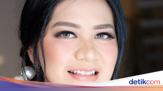 Cantiknya Kahiyang Ayu dengan Makeup Flawless Saat Foto Hamil Cantiknya Kahiyang Ayu dengan Makeup Flawless Saat Foto Hamil