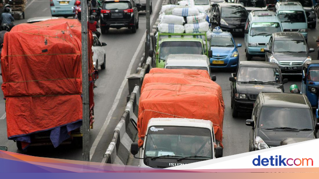 Mulai 1 Agustus Muatan Truk 'Obesitas' Bakal Diturunkan