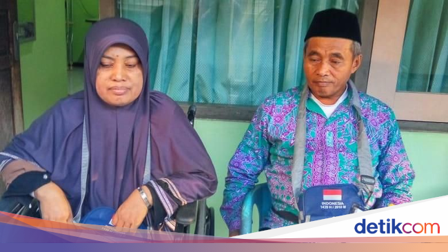 Usai Operasi Patah Tulang, Atik Akhirnya Berangkat Haji