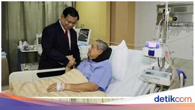 Beda Gaya Jokowi dan Prabowo Saat Bersalaman dengan SBY