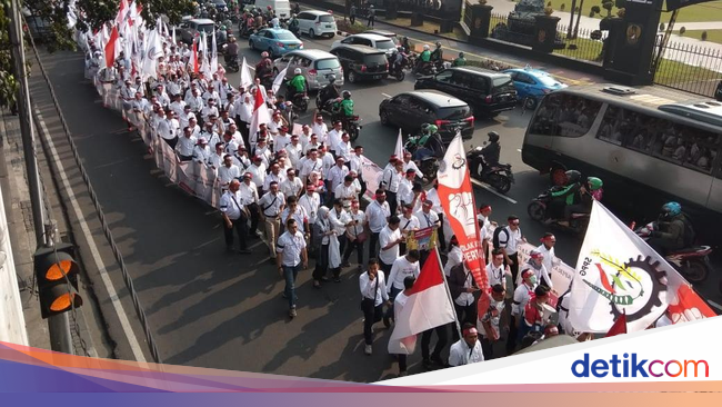 Temui Peserta Aksi Rini Soemarno Jelaskan  Penjualan  Aset 