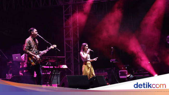 Berjingkrak Bersama Barasuara di We The Fest 2018