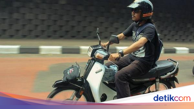 Di Jalanan Indonesia Masih Banyak Motor Jadul  Wara wiri