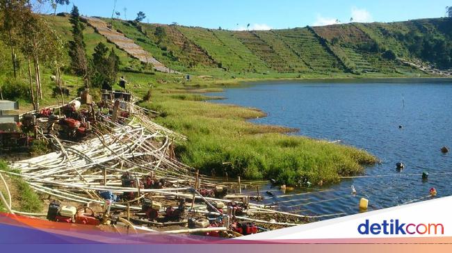 Kekeringan Petani Kentang di  Banjarnegara Sedot Air 