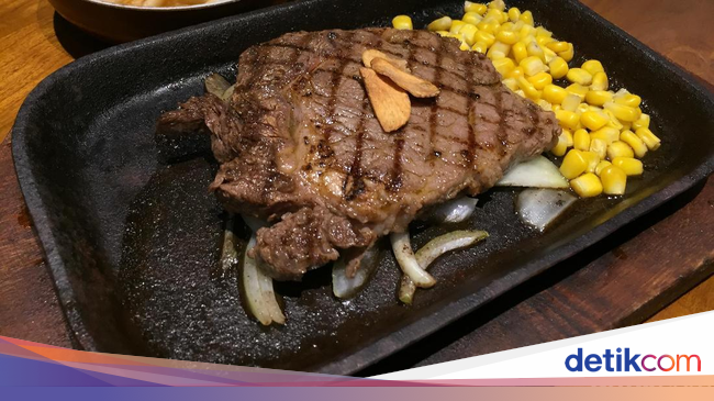 Mucca Steak: Gurihnya New Zealand Rib Eye Steak dan 