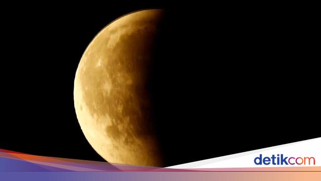 Teks Eksplanasi Gerhana Bulan