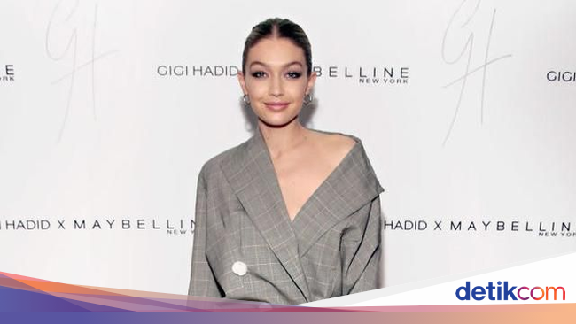 10 Gaya  Mengejutkan Artis Hollywood Pakai  Baju Tanpa Celana  10 Gaya  Mengejutkan Artis Hollywood Pakai  Baju Tanpa Celana