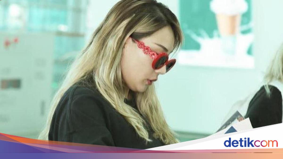 Ini Penampilan CL yang Bikin Heboh