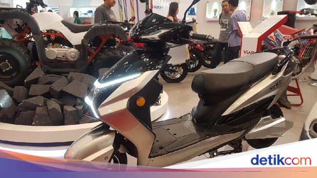 GIIAS 2019 Viar Pamer Motor Listrik Baru Lebih Futuristik GIIAS 2019 Viar Pamer Motor Listrik Baru Lebih Futuristik