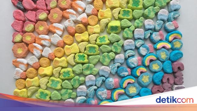  Keren  Seniman Ini Hasilkan Karya Gradasi  Warna dari 