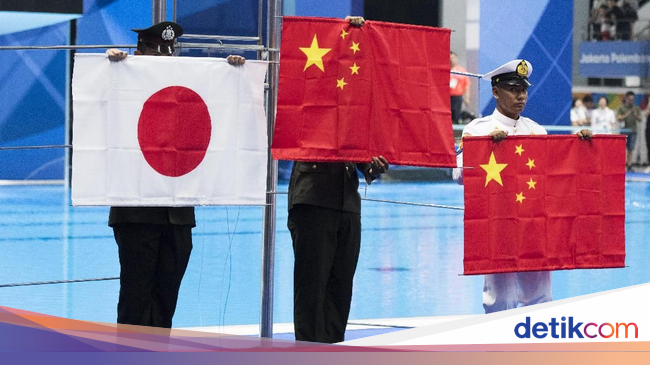 Bendera China Jatuh di Penyerahan Medali Asian Games, Ini 