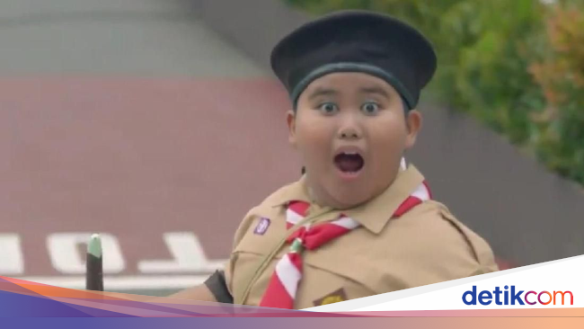 Kenalkan Ini Anak  Pramuka  yang Melongo Lihat Jokowi Naik Moge