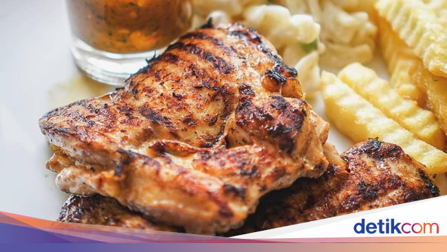 Nyamm Ada 10 Chicken Steak Juicy dengan Kentang Goreng  Nyamm Ada 10 Chicken Steak Juicy dengan Kentang Goreng