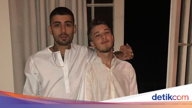 Gaya Zayn Malik Pakai Baju Koko Rayakan Idul Adha