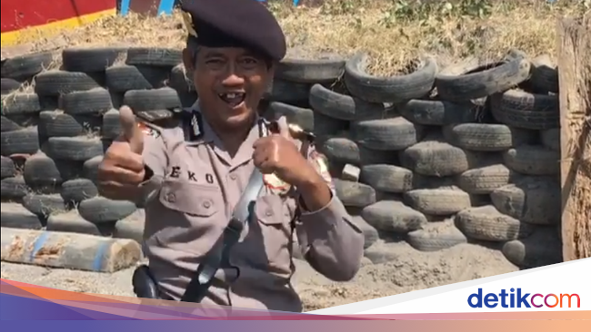 Masuk Pak Eko Cerita Polisi Kocak dari Sidoarjo Masuk Pak Eko Cerita Polisi Kocak dari Sidoarjo