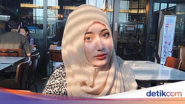 Ini 5 Anak Artis  yang Pakai  Hijab  di Usia Muda 