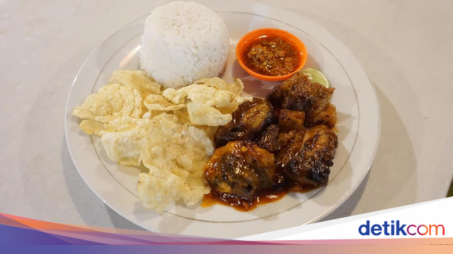 Rumah Huk Family Resto: Menikmati Sop Iga Bakar dengan Rumah Huk Family Resto: Menikmati Sop Iga Bakar dengan